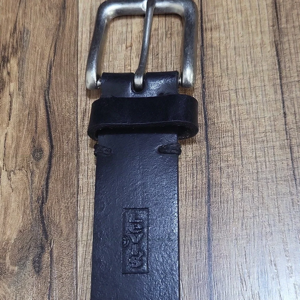 LEVI'S Black Leather Boys Belt - S 22-24